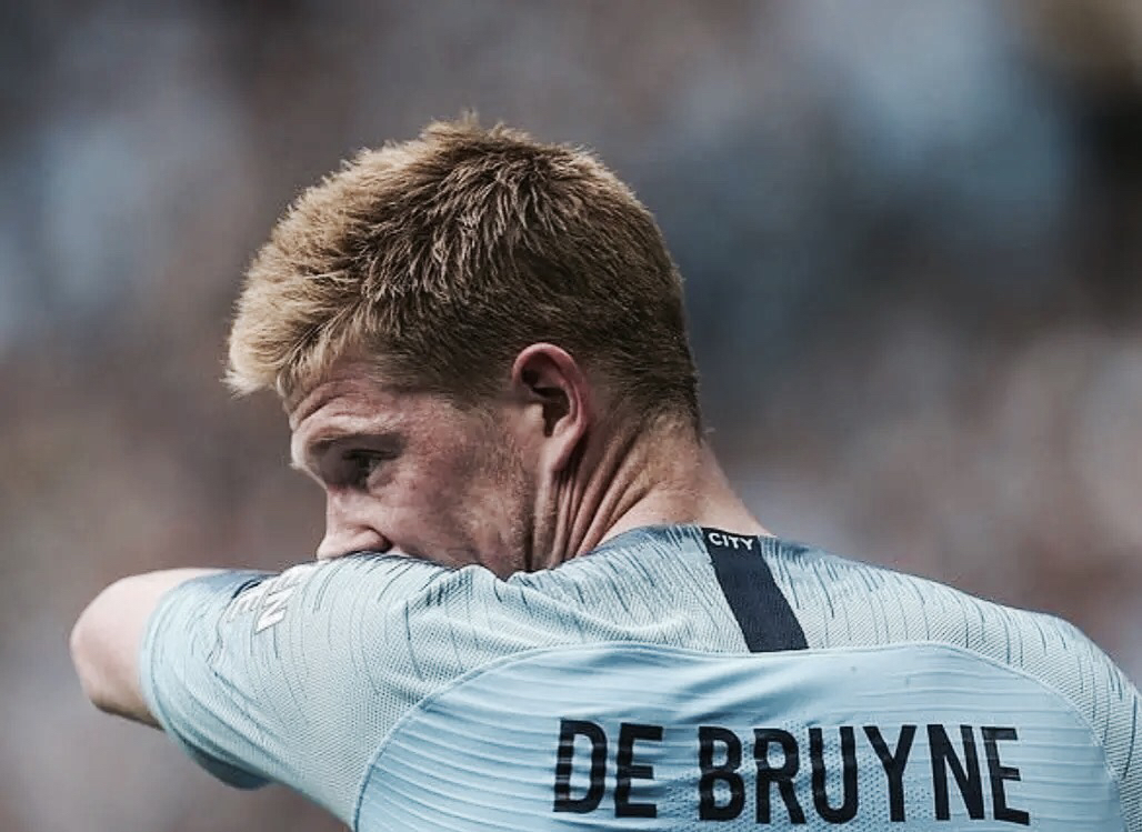 我晒干了沉默！河南后卫周缘德晒与网红田一名合影（打破沉默！河南后卫周缘德晒与网红田一名合影）