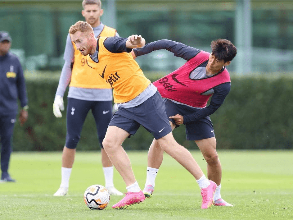 TA：曼城明夏可能签右后卫和右边锋，他们仍在关注利夫拉门托（The Athletic：曼城拟于明夏补强右后卫与右边锋，利夫拉门托仍在候选名单）