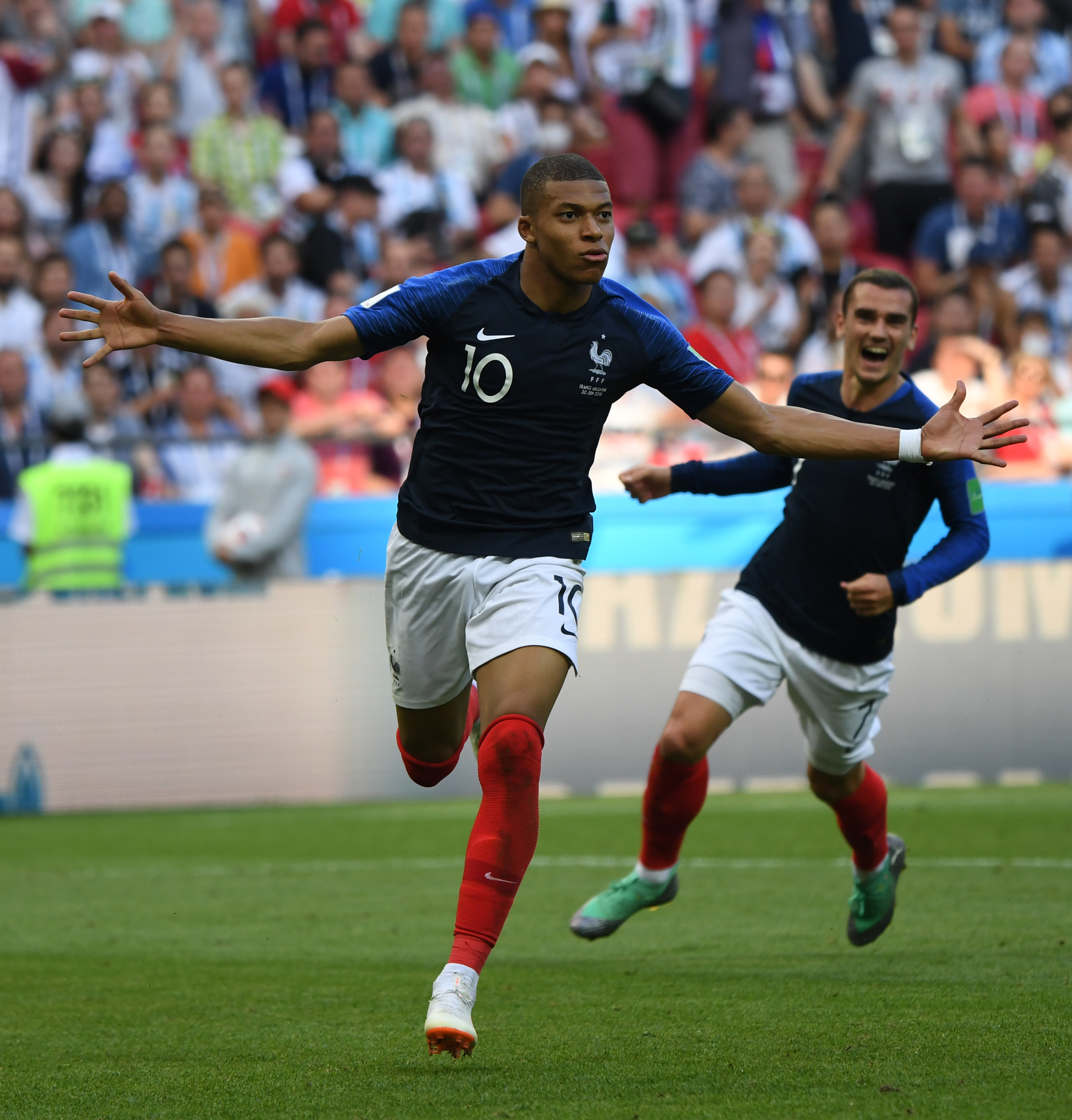 乔-科尔：我想离开蓝军因为和穆帅关系紧张，但后来我妥协了（乔·科尔：因与穆里尼奥关系紧绷一度想离开切尔西，最终还是选择妥协）