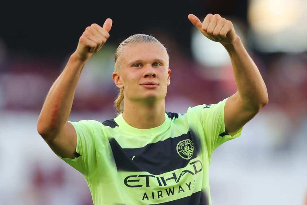 皇马官方：阿诺德左腿股四头肌股直肌损伤；据悉缺阵约两个月（皇马官宣：阿诺德左大腿股直肌受伤，预计伤停约两个月）