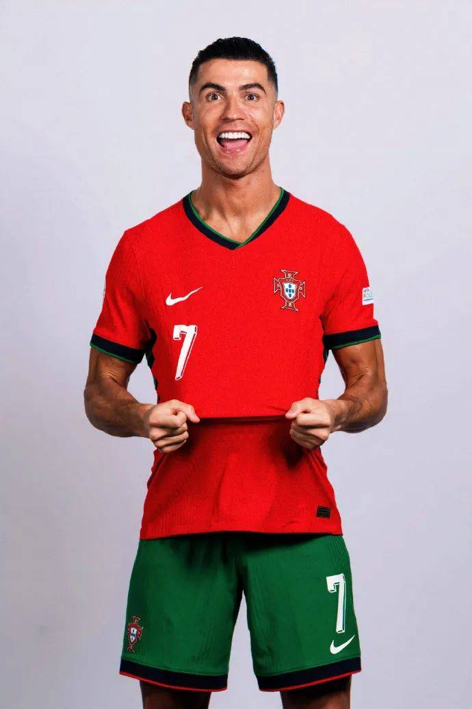 博洛尼亚门将斯科鲁普斯基：守门员首先必须会扑救，脚法其次（博洛尼亚门将斯科鲁普斯基：门将首要是扑救，脚下技术居次）