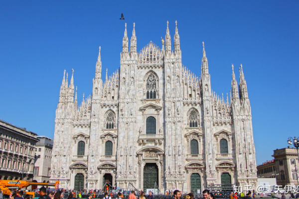 送出角球助攻，恰尔汗奥卢当选国米客胜维罗纳全场最佳球员（凭借角球助攻，恰尔汗奥卢荣膺国米客胜维罗纳全场最佳）