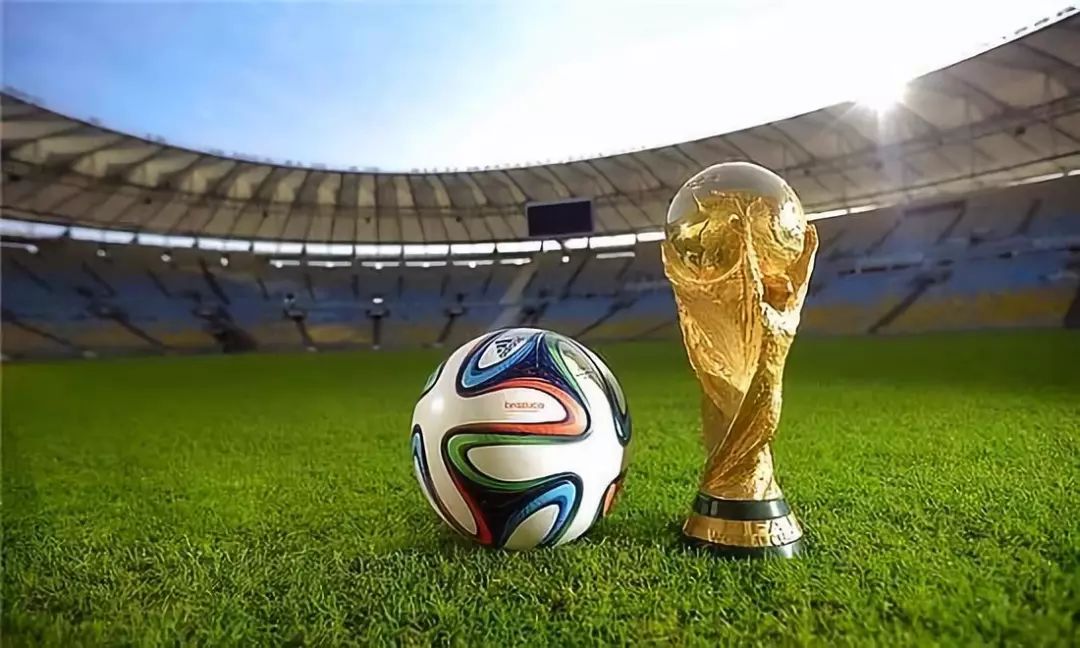 恐怖效率，哈兰德本赛季俱乐部+国家队19场已打入30球（哈兰德效率爆表：本赛季俱乐部与国家队19战斩获30球）