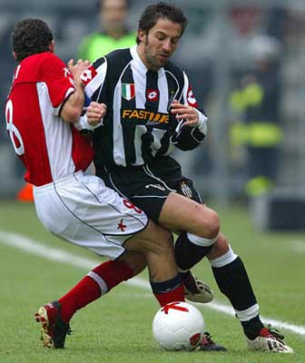 2011年至今欧冠门将失误丢球榜：诺伊尔10次居首，奥纳纳在列（自2011年以来欧冠门将失误致丢球榜：诺伊尔以10次领跑，奥纳纳上榜）