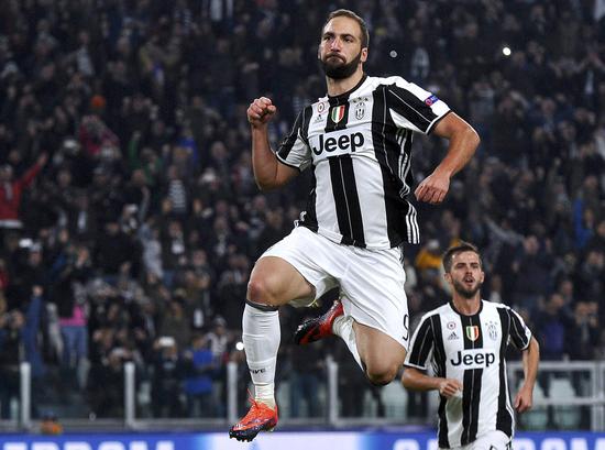 解锁新身份，美女球员艾丽莎-莱曼将成为米兰冬奥会火炬手（艾丽莎-莱曼以全新身份出任米兰冬奥会火炬手）