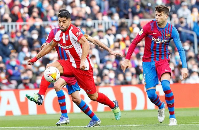 记者：丘库埃梅卡本人很想回到多特，但后者对其伤病史有顾虑（记者：丘库埃梅卡盼重返多特，多特担心其伤病史）