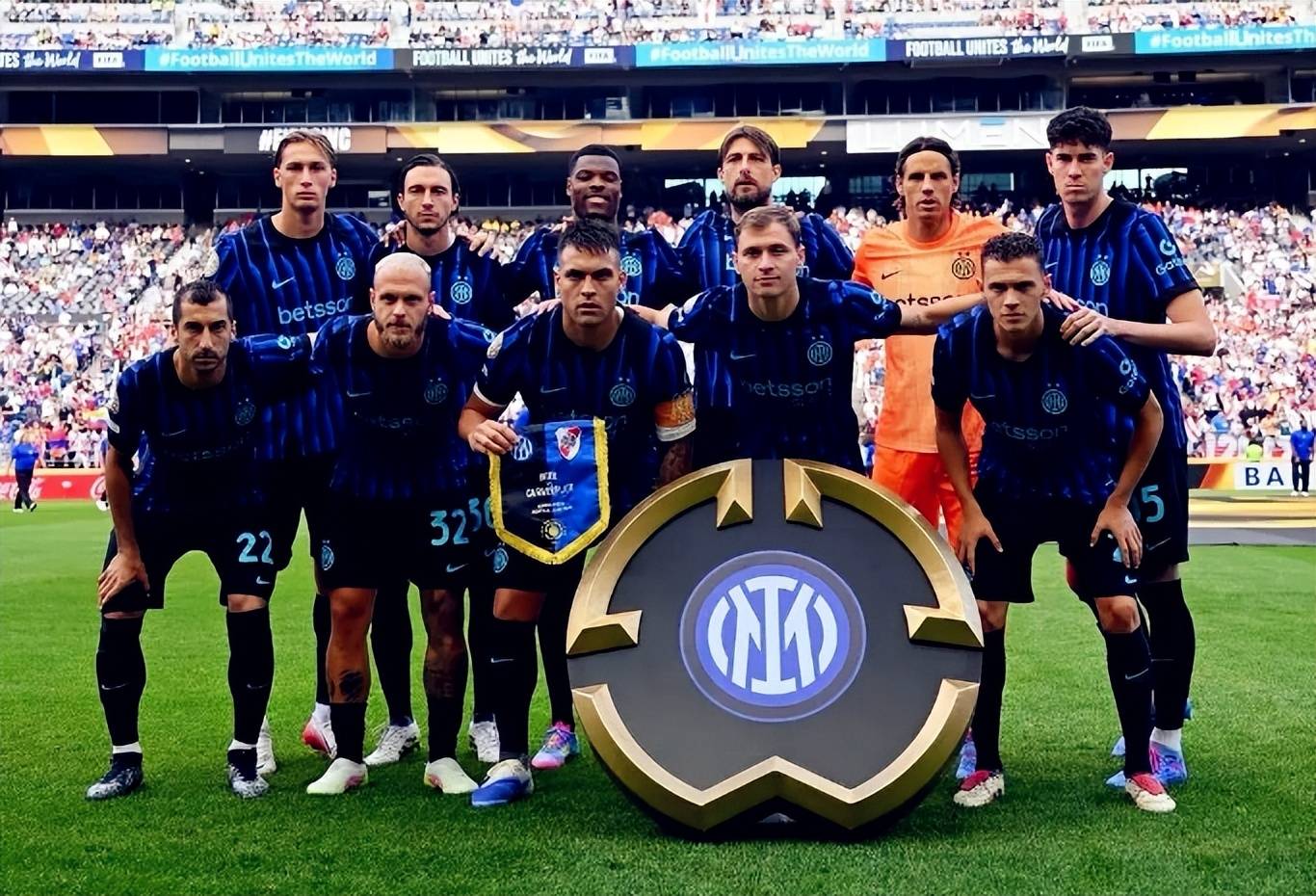 德天空：目前看施洛特贝克最可能不续约，皇马和拜仁讨论了他（德天空：施洛特贝克大概率不续约，皇马与拜仁已就其展开讨论）