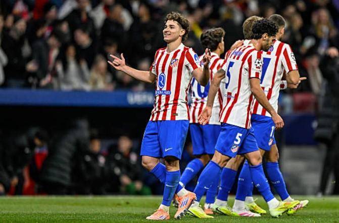 亚精英赛半场：陈威屡献神扑力保城池，海港0-0柔佛新山（亚精英赛半场：陈威高接低挡稳住阵脚，海港0-0暂平柔佛新山）