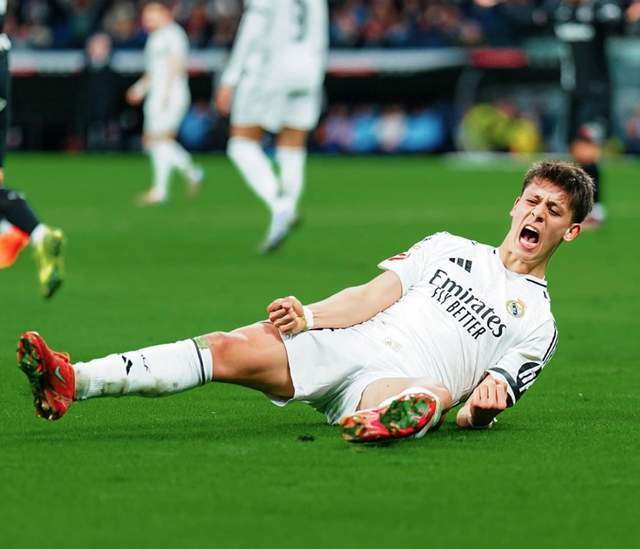 意媒：梅努是那不勒斯中场引援首选，备选方案包括弗拉泰西（意媒：那不勒斯中场补强锁定梅努，弗拉泰西列入备选）